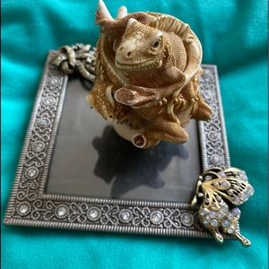 Harmony Kingdom “Leatherneck Lounge”